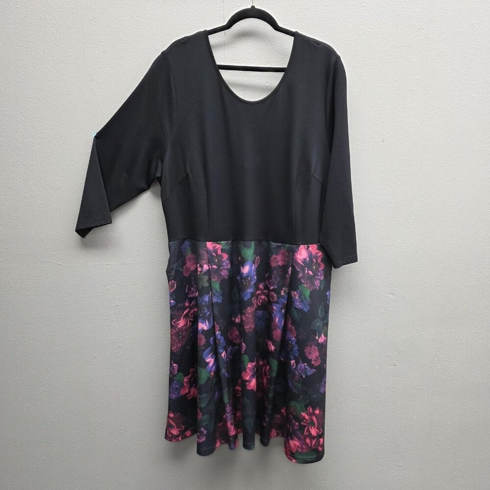 Forever Audrey Dress Womens 24W Black Floral Skater Pockets Stretch Zip Back